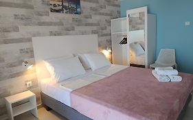 Simada Blue Guesthouse